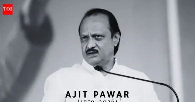 शरद पवार यांनी बारामती कॅम्पसमध्ये दिवंगत मुख्यमंत्री अजित पवार यांच्या स्मारकाची योजना आखली आहे