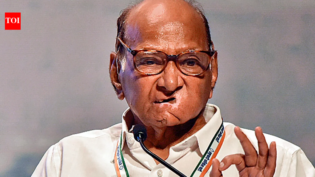 घशात संसर्ग झाल्यानंतर शरद पवार यांना बारामतीहून पुण्यातील रुबी हॉल क्लिनिकमध्ये नेण्यात आले
