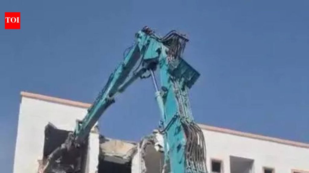 लोहेगाव, नगर रोड परिसरातील ७८,००० चौरस फुटांवर पसरलेली बेकायदा बांधकामे पीएमसीने पाडली