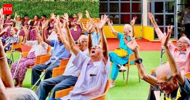 घरी एकट्याने वृद्धत्व येत नाही, ज्येष्ठ सहाय्यक राहणीमानाकडे वळतात