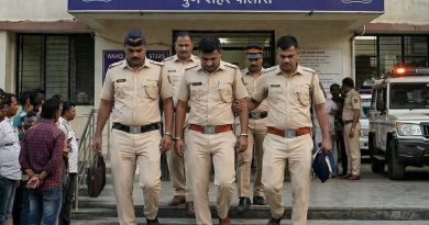 सेक्स रॅकेट”ची धमकी देत उकळवणी; तीन पोलीस निलंबित