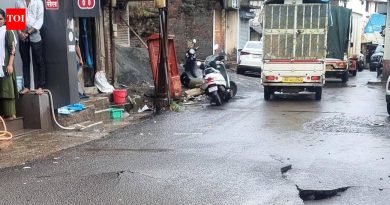 तळेगाव दाभाडे रस्त्यावर पाणी फुटले नवीन पाईपलाईनची नियोजित चाचणी : परिषद