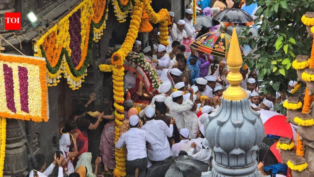 पालखी मिरवणुकीसाठी पोलीस बंदोबस्त तैनात करणार, गर्दीवर लक्ष ठेवण्यासाठी एआय टूल्स, जीपीएस आणि ड्रोन वापरणार
