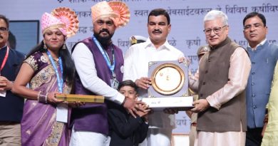 बारामतीचा अभिमान! ३६५ शेतकऱ्यांच्या यशोगाथांना मिळवून दिली राज्यस्तरीय दखल; योगेश नालंदे यांना राज्यपालांच्या हस्ते ‘वसंतराव नाईक शेतीमित्र पुरस्कार